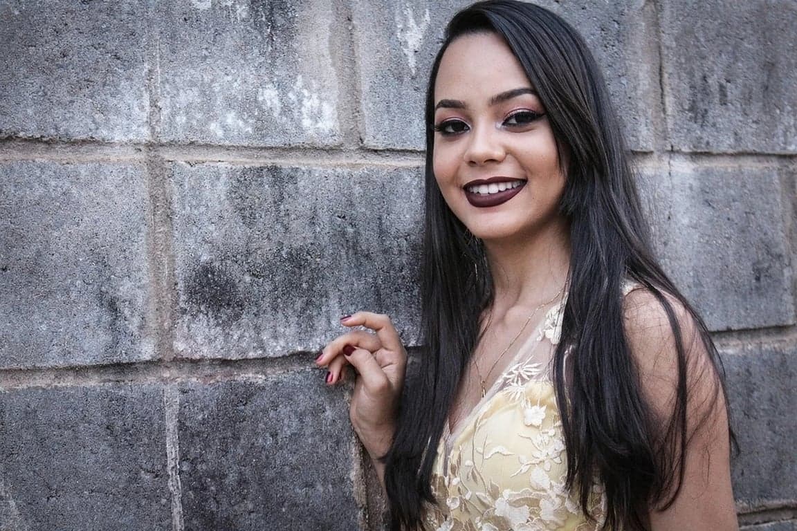 AI braces filter before photo - influencer photo before braces added