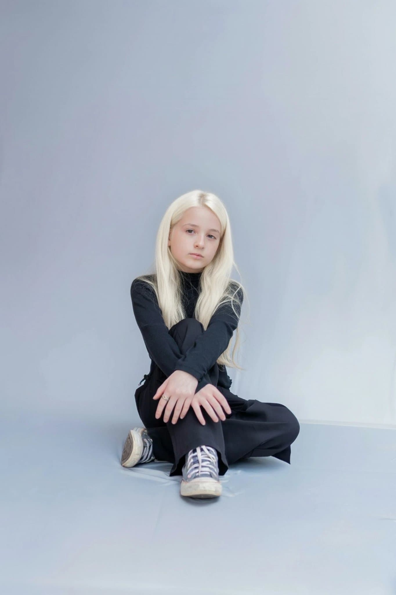 AI blonde hair filter after transformation - casual portrait with warm blonde tone