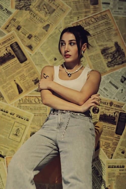 2010 Style Fashion filter before photo - neutral portrait before edit