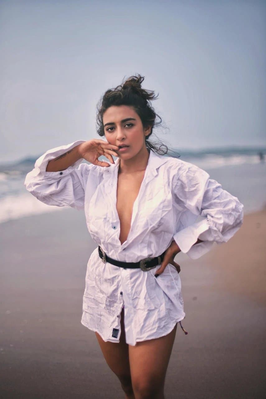 AI mugshot filter before photo - full body photo before criminal booking style filter