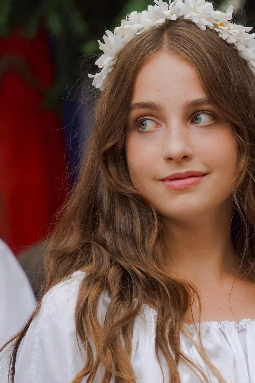 AI generated yearbook filter before photo - selfie before AI yearbook generator applied