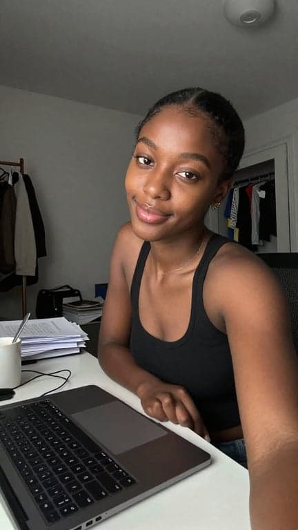 Transform this scene into a cl...