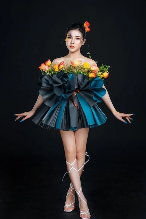 AI photo to cartoon before pic-woman portrait