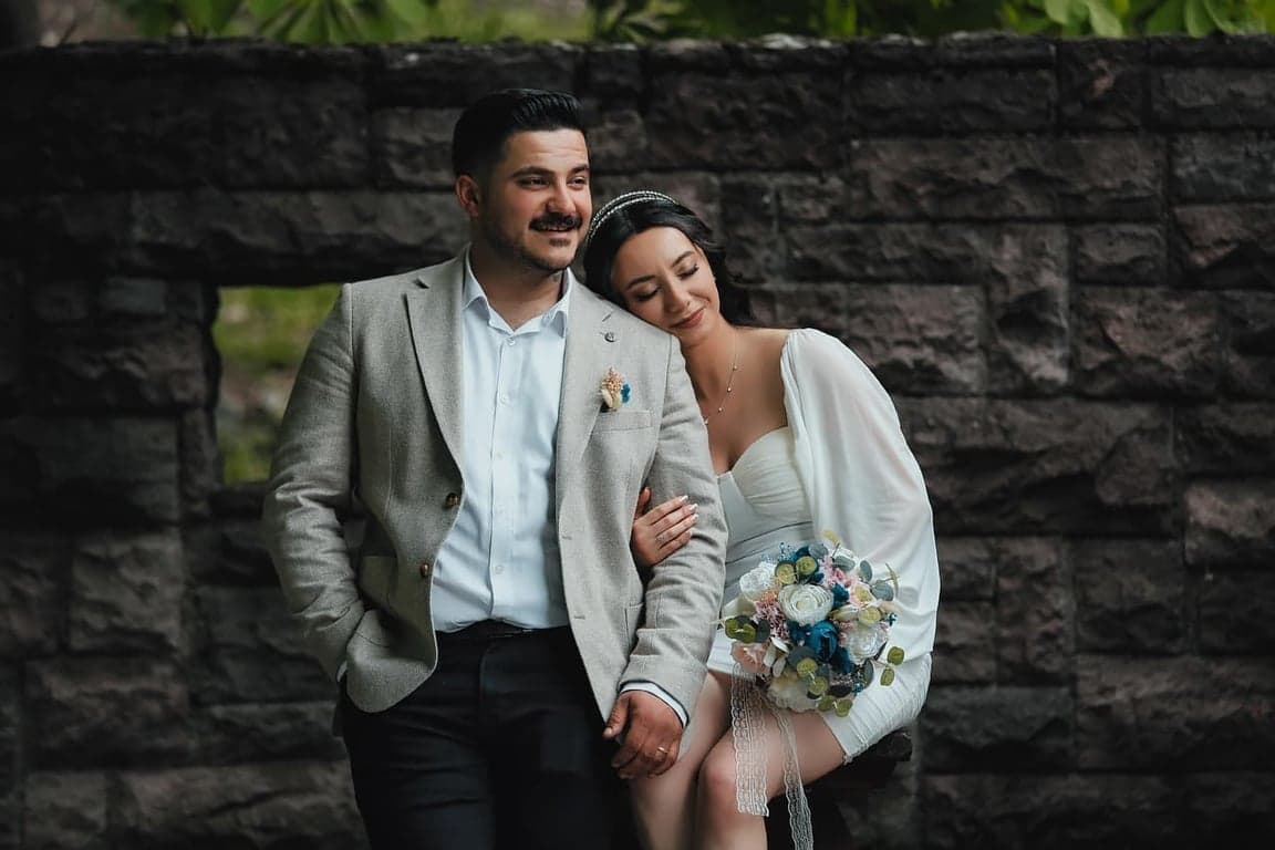 AI sketch filter before photo - studio photo before charcoal sketch effect