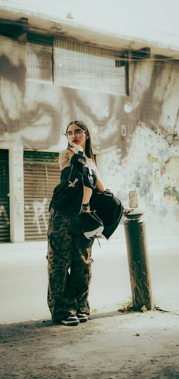 create a 16-bit style pixel art character sprite designed for RPG games. enforce blocky pixel proportions, limited color palette, flat shading only, no smooth lighting, no texture detail, clear limb separation, neutral idle pose, strong silhouette, suitable for tile-based sprite sheets