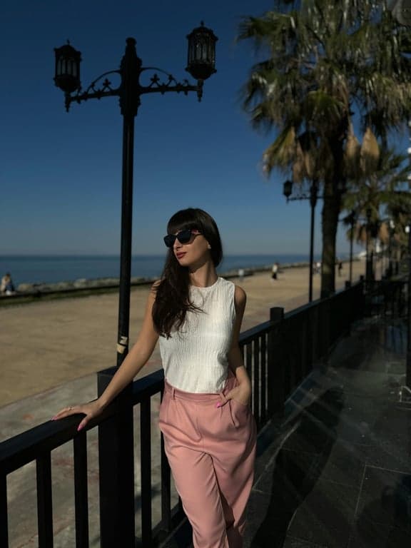 renaissance festival outfits filter before photo - natural portrait in everyday unisex clothing with any simple setting