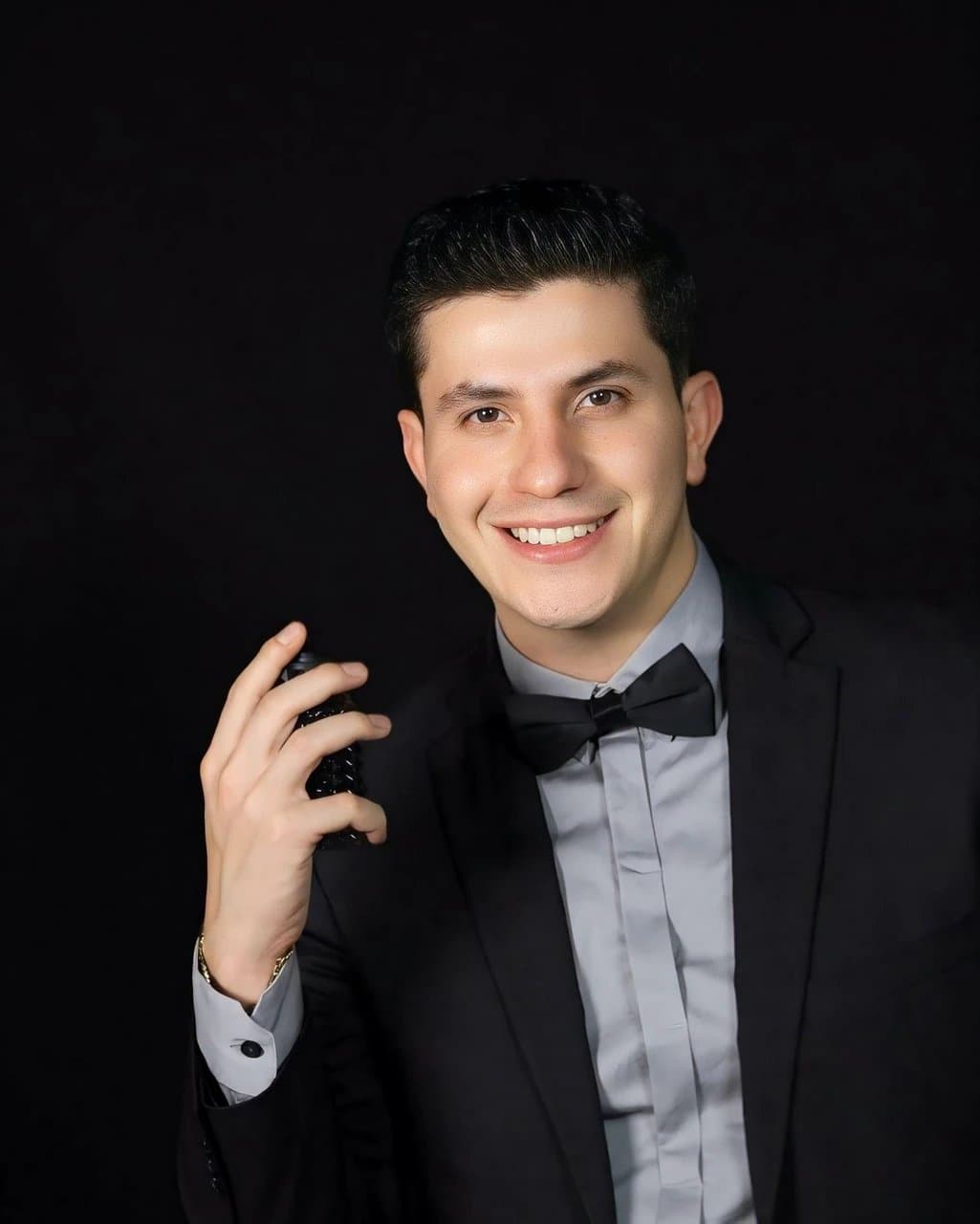  AI chibi maker before photo - studio portrait before AI chibi filter transformation