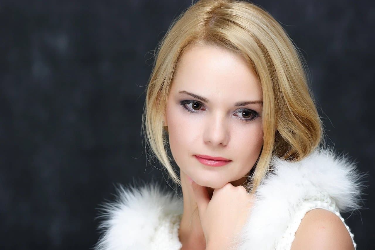 AI face swap filter before photo - fashion portrait before digital face replacement